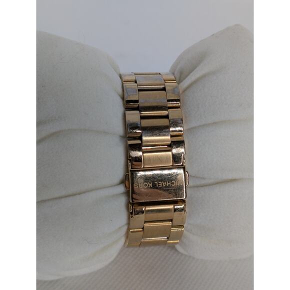 Michael Kors Runway Silver Dial Silver Steel Strap Watch for Women - MK5428 - Picture 2 of 6